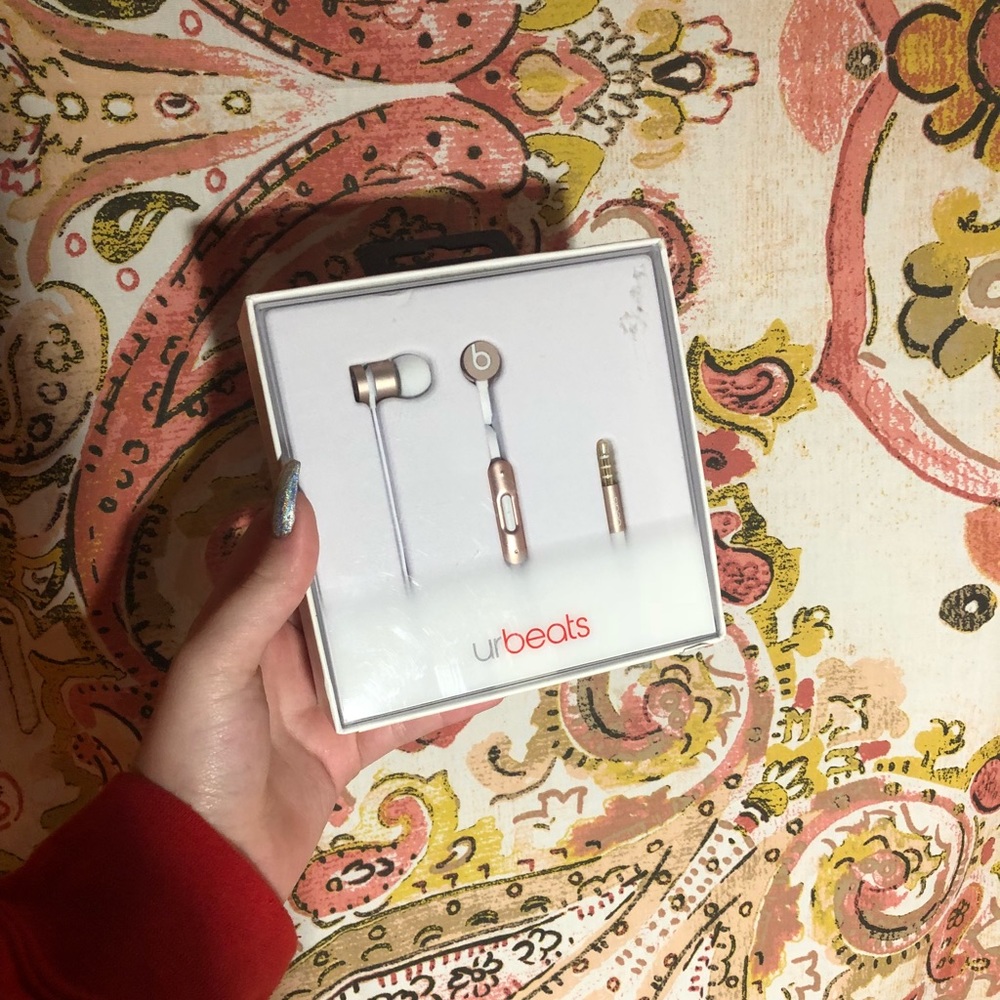 Rose Gold Special Edition Beats by Dre!!